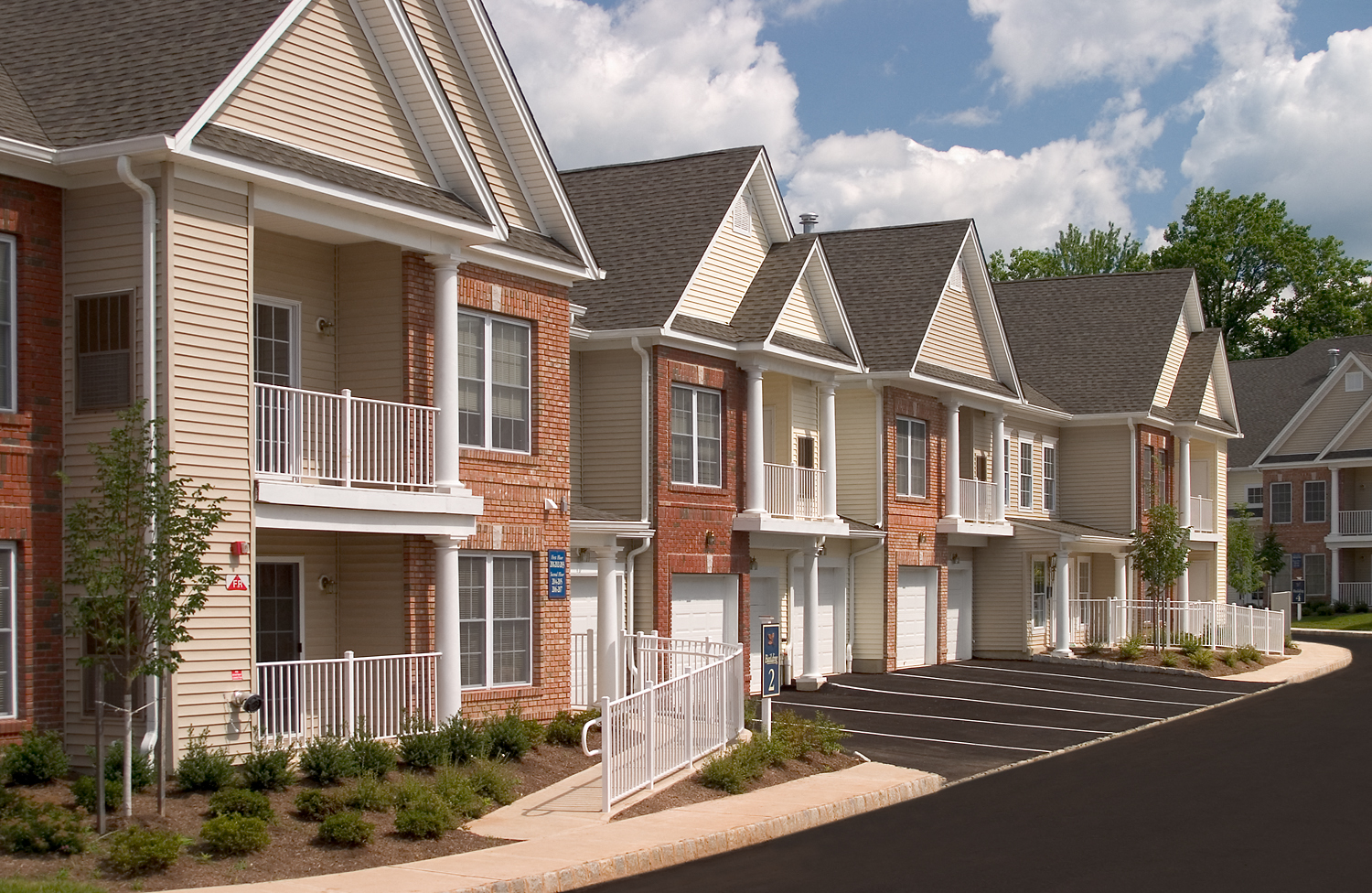 The Club at Autumn Ridge Apartments in Union, NJ